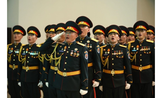 Ялалтын баярт монгол цэргүүдээ командлан алхсан захирагчид хурандаа цол олгожээ